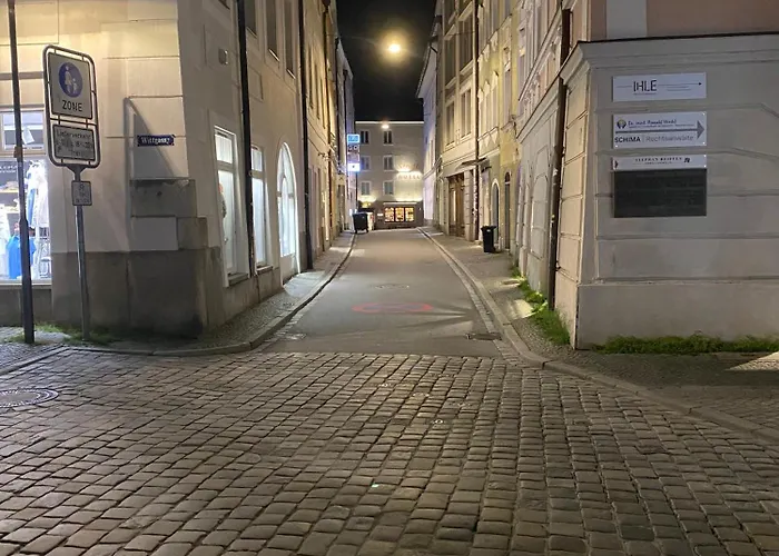 Penthouse - Zentral Und Genial Lägenhet *